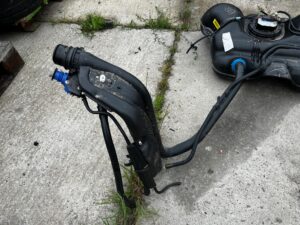 ZBIORNIK BAK POMPA WLEW PALIWA PEUGEOT 2008 II 1.5 BLUE HDI