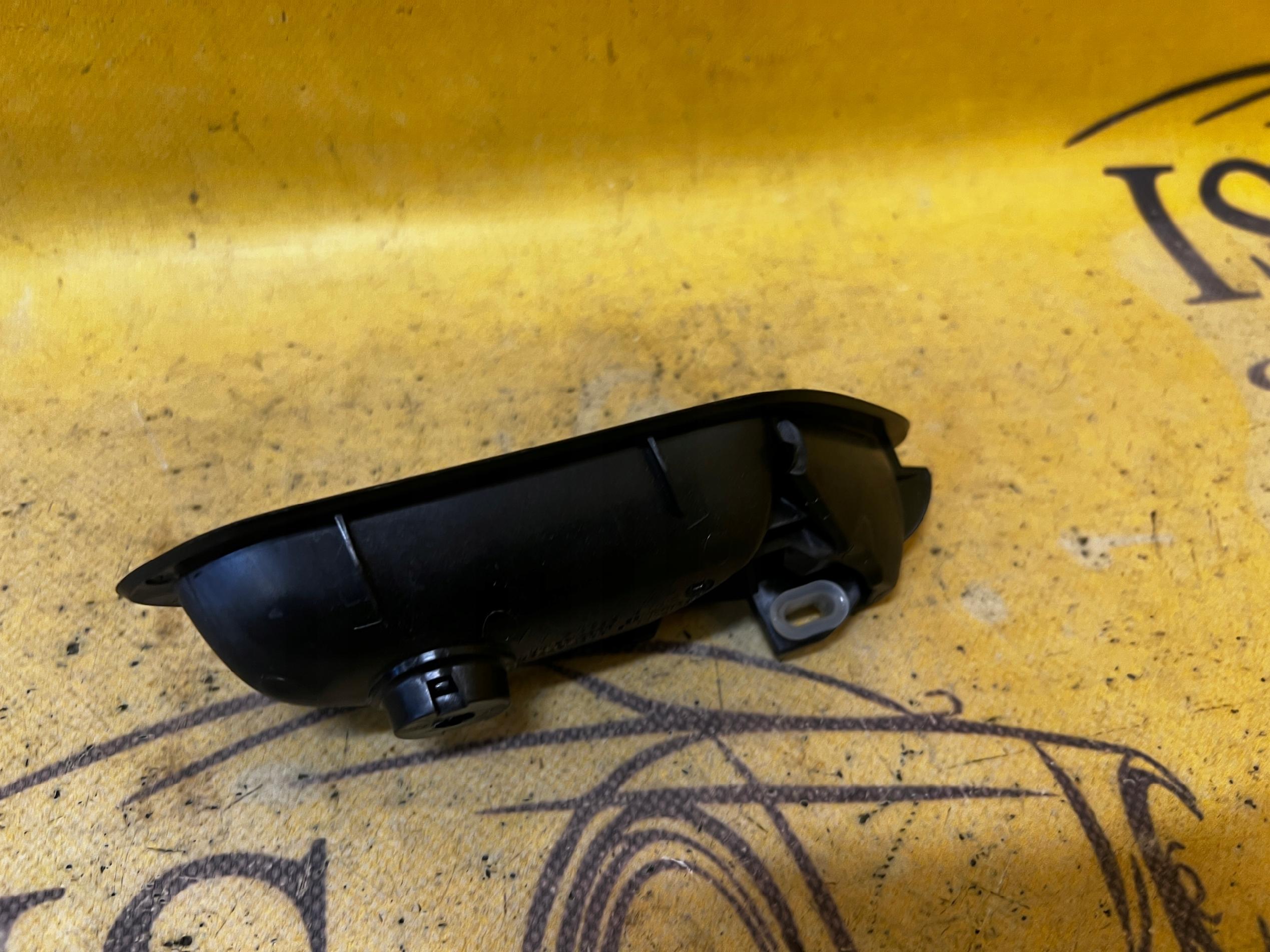 KLAMKA WEWNĘTRZNA LEWY PRZÓD DACIA SANDERO III 2023R