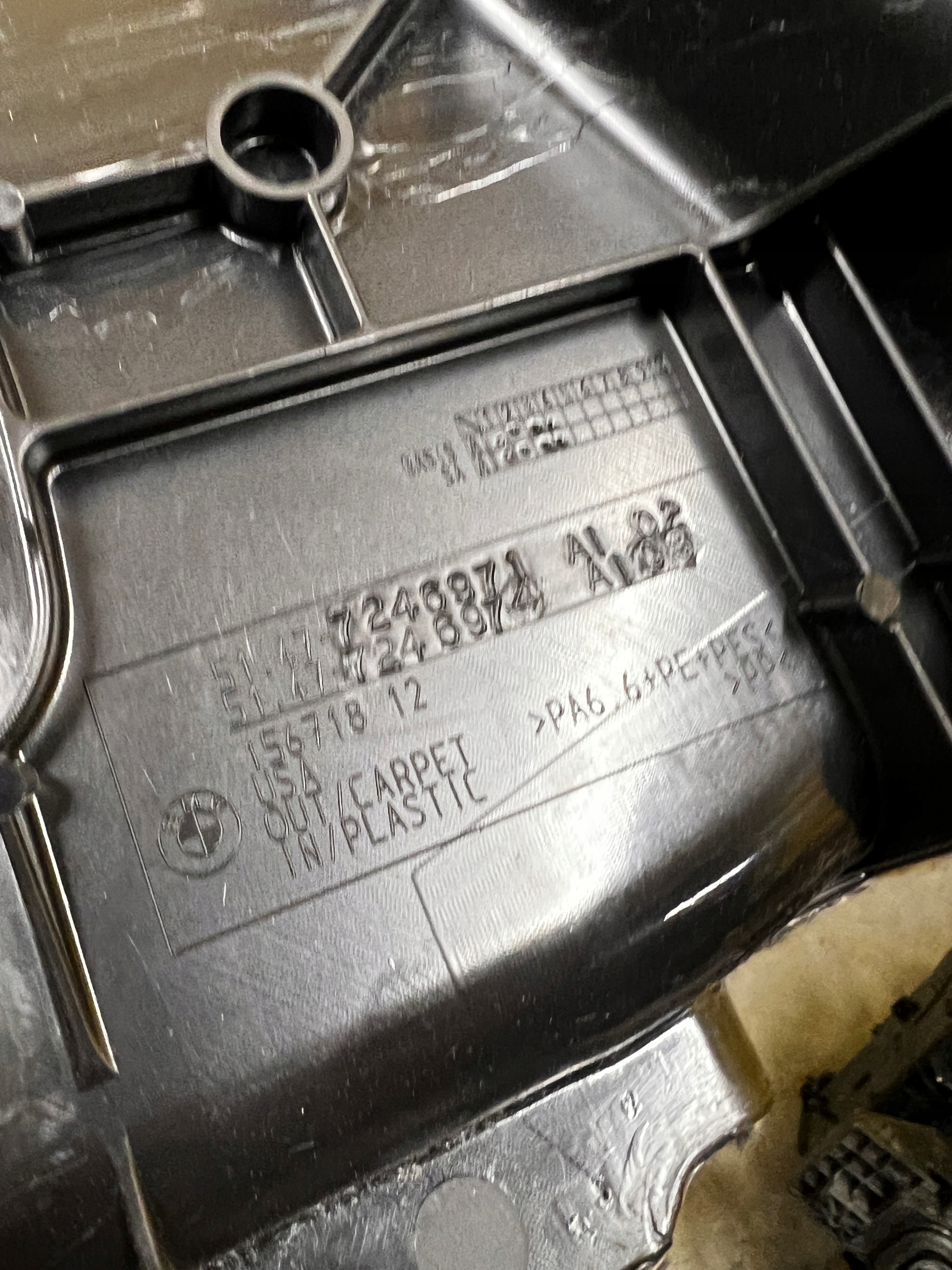 BOCZEK TAPICERKA BAGAŻNIKA PRAWY PRAWA BMW X6 F16 E71