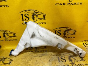 ZBIORNIK PŁYNU DO SPRYSKIWACZY AUDI A8 D4
