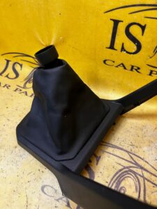 OSŁONA RAMKA RADIA DESKI KONSOLI MIESZEK WYBIERAKA DACIA SANDERO III 2023R