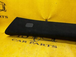 OSŁONA SŁUPKA LEWY PRZÓD MERCEDES W176 ALCANTARA