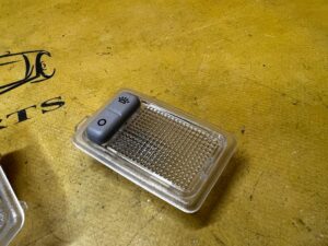 2 X LAMPKA OŚWIETLENIE PODSUFITKI WNĘTRZA LAND ROVER DISCOVERY SPORT V L550