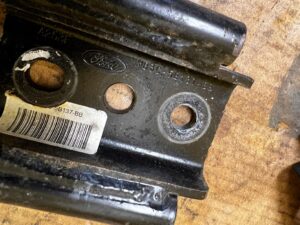 UCHO HOLOWNICZE FORD BRONCO 21-