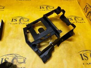 MOCOWANIE WSPORNIK SKRZYNKI BEZPIECZNIKÓW CHEVROLET CORVETTE C5 97-04