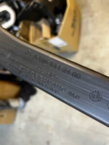 KANAŁ TUNEL NAWIEWU POWIETRZA DACHU PODSUFITKI LEWY MERCEDES GLS X166