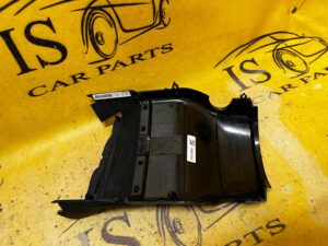 OSŁONA OBUDOWA KOLUMNY KIEROWNICZEJ GÓRNA TESLA MODEL 3 PRZEDLIFT