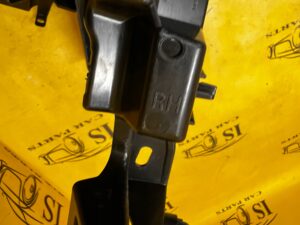 MOCOWANIE UCHWYT POSZYCIA OSŁONY SŁUPKA A PRZÓD PRAWY FORD BRONCO 21-