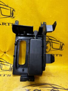 WNĘKA SCHOWEK TUNELU JEEP GRAND CHEROKEE WK2 SRT