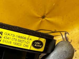 GŁOŚNIK CENTRALNY DESKI KONSOLI LR RANGE ROVER EVOQUE II L551