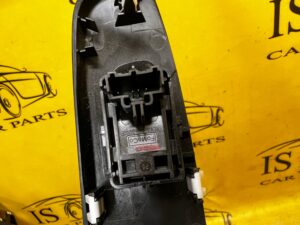 PRZEŁĄCZNIK PANEL STEROWANIA SZYB LEWY TYŁ FORD KUGA MK3