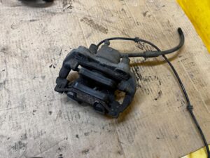 ZACISK HAMULCA HAMULCOWY CZUJNIK ABS TYŁ PRAWY MERCEDES CLS W218 3.0 CDI