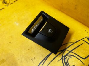 PRZEŁĄCZNIK PANEL PRZYCISK HAMULCA RĘCZNEGO PORSCHE MACAN 95B