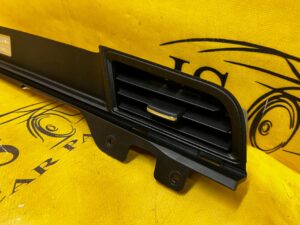 KRATKA NAWIEWU RAMKA PANEL DESKI KONSOLI PRAWA PRAWY FORD MUSTANG VI USA