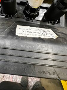 OSŁONA PANEL TYLNY KRATKA TUNELU ŚRODKOWEGO RANGE ROVER EVOQUE II L551