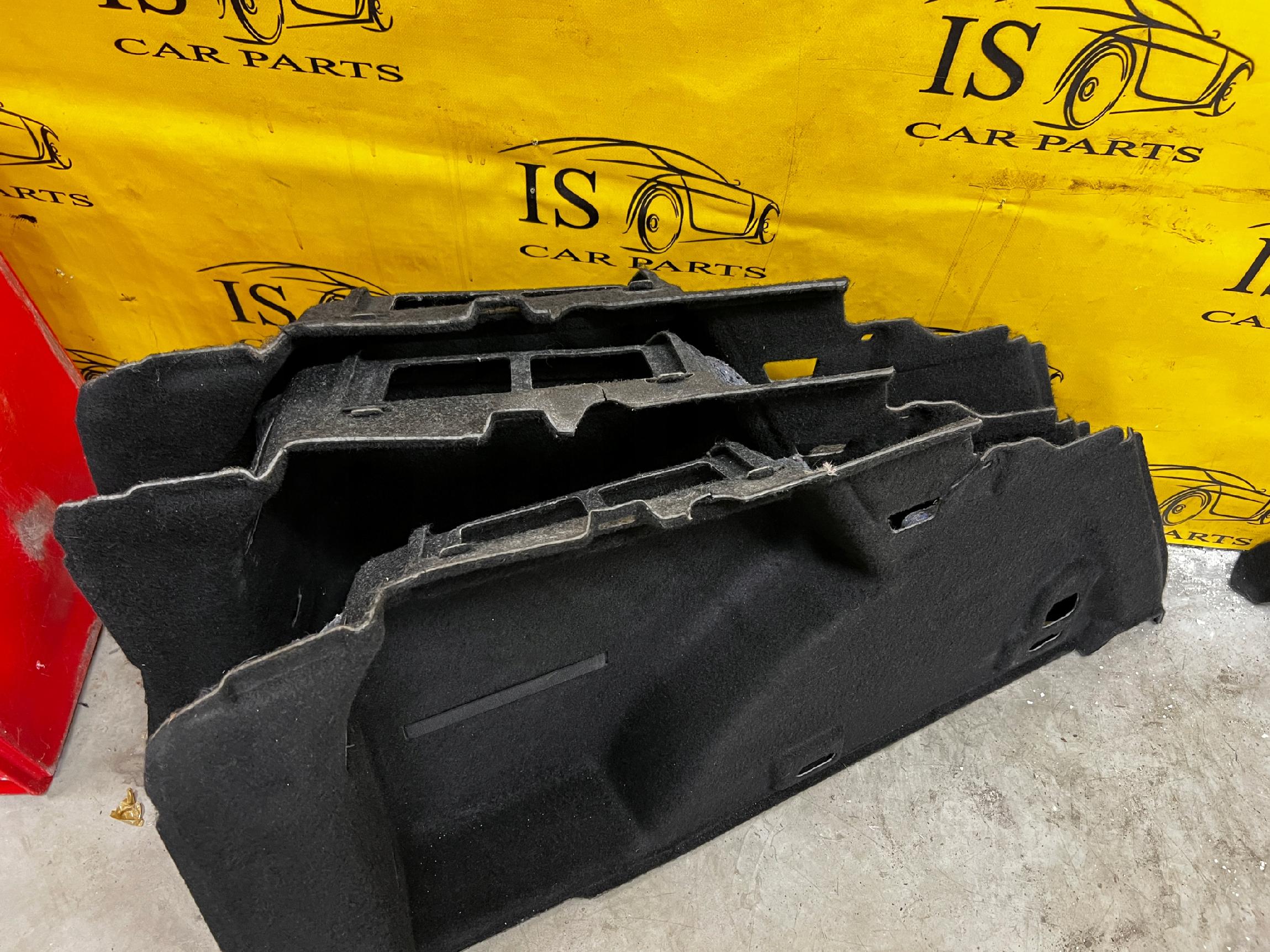 BOCZEK BAGAŻNIKA LEWY TYŁ RENAULT MEGANE IV KOMBI