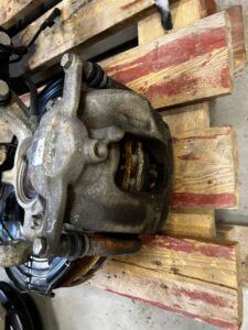 NOGA AMORTYZATOR ZWROTNICA ZAWIESZENIE PRZÓD LEWY INFINITI Q30