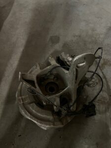 ZWROTNICA PIASTA TARCZA ZACISK TYŁ PRAWY BMW 5 F10 F11