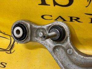 PRAWY TYLNY TYŁ WAHACZ AUDI Q8 4M0 19 20