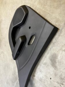 BOCZEK TAPICERKA DRZWI PRAWY TYŁ DACIA SANDERO III 2023R