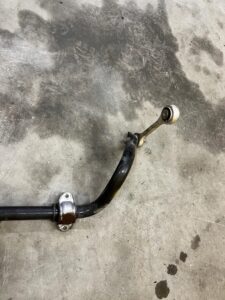 DRĄŻEK STABILIZATORA PRZÓD PORSCHE MACAN 95B