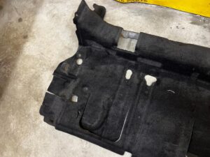 MATA DYWAN WYKŁADZINA PODŁOGI ŚRODKOWA ŚRODEK 2 RZĄD RENAULT ESPACE VI