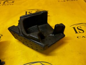 OGRANICZNIK PROWADNICY DRUGIEGO RZĘDU SIEDZEŃ LEWY TESLA MODEL 3 PRZEDLIFT