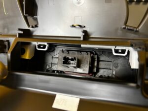 LAMPKA OŚWIETLENIE PODSUFITKI PRZÓD SZYBERDACH FORD EXPLORER VI MK6