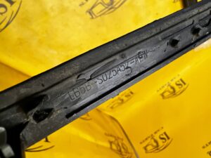 USZCZELKA LISTWA SZYBY CZOŁOWEJ PRZÓD PRAWY FORD EXPLORER VI MK6