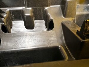 OSŁONA LISTWA DEKOR DESKI LIFT LAND ROVER DISCOVERY V SPORT L550