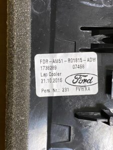 ŚRODKOWA KRATKA NAWIEWU FORD KUGA MK2 AM51R01815A