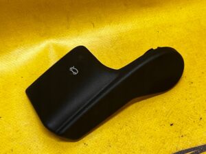 RĄCZKA DO OTWIERANIA MASKI LR DISCOVERY V L550