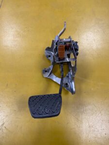 PEDAŁ HAMULCA AUTOMAT CZUJNIK NISSAN LEAF ZE0