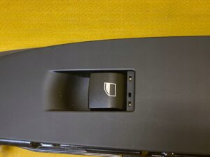PRZEŁĄCZNIK SZYB PRZYCISK PRAWY PRZÓD BMW F01 F02