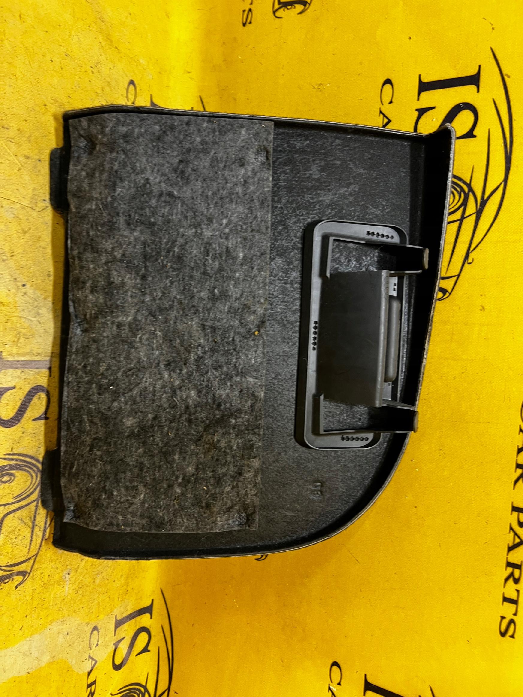 ZAŚLEPKA BOCZKA BAGAŻNIKA LEWY TYŁ AUDI A4 B8