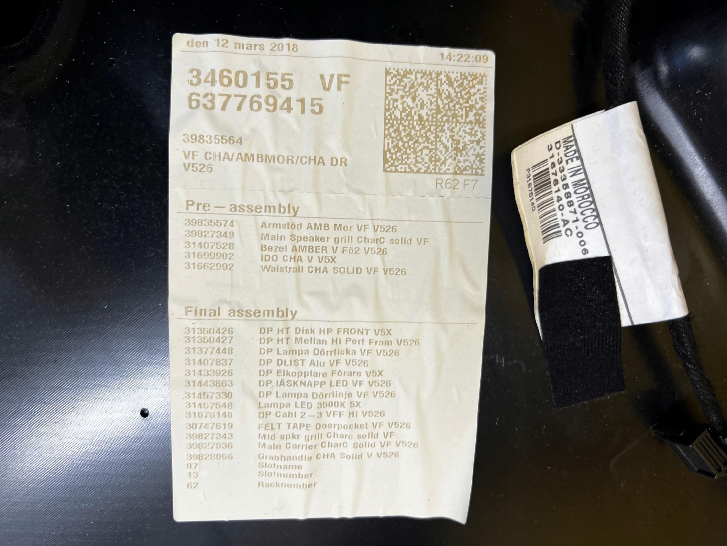 TAPICERKA BOCZEK DRZWI PRZÓD LEWY VOLVO XC90 II EU