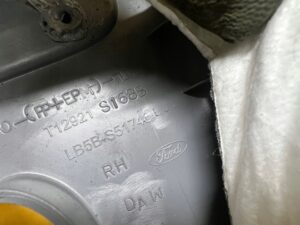 POSZYCIE OSŁONA OBUDOWA SŁUPKA D TYŁ PRAWY GŁOŚNIK FORD EXPLORER MK6