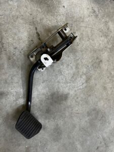 PEDAŁ HAMULCA AUTOMAT LAND ROVER DISCOVERY 5 V L462 LHD