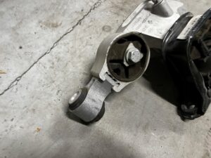 ŁAPA MOCOWANIE PODUSZKA SILNIKA RENAULT MEGANE IV RS 1.8 TCE