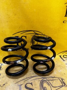 KOMPLET SPRĘŻYNY ZAWIESZENIA TYŁ MERCEDES A KLASA A45 S AMG W177 2019