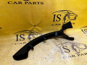 OSŁONA ZAWIASU KLAPY PRAWA AUDI A8 D4