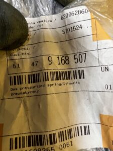 SIŁOWNIK TELESKOP PODŁOGI BAGAŻNIKA BMW F11 G32 NOWY OEM