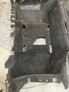 WYGŁUSZENIE PODŁOGA WYKŁADZINA DYWAN PORSCHE PANAMERA 14r. 970 POLIFT