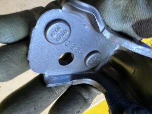 ZAWIAS DRZWI TYŁ PRAWY DOLNY FORD EXPLORER MK6