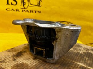 ŁAPA MOCOWANIE WSPORNIK PODUSZKA SILNIKA RENAULT ESPACE VI AUSTRAL