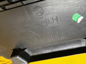 NAKŁADKA ZAŚLEPKA BOCZKA BAGAŻNIKA LEWA LEWY SKODA SCALA