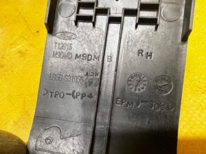 ZAŚLEPKA OSŁONA DOLNA POSZYCIA SŁUPKA ŚRODKOWEGO B PRAWA FORD EXPLORER MK6