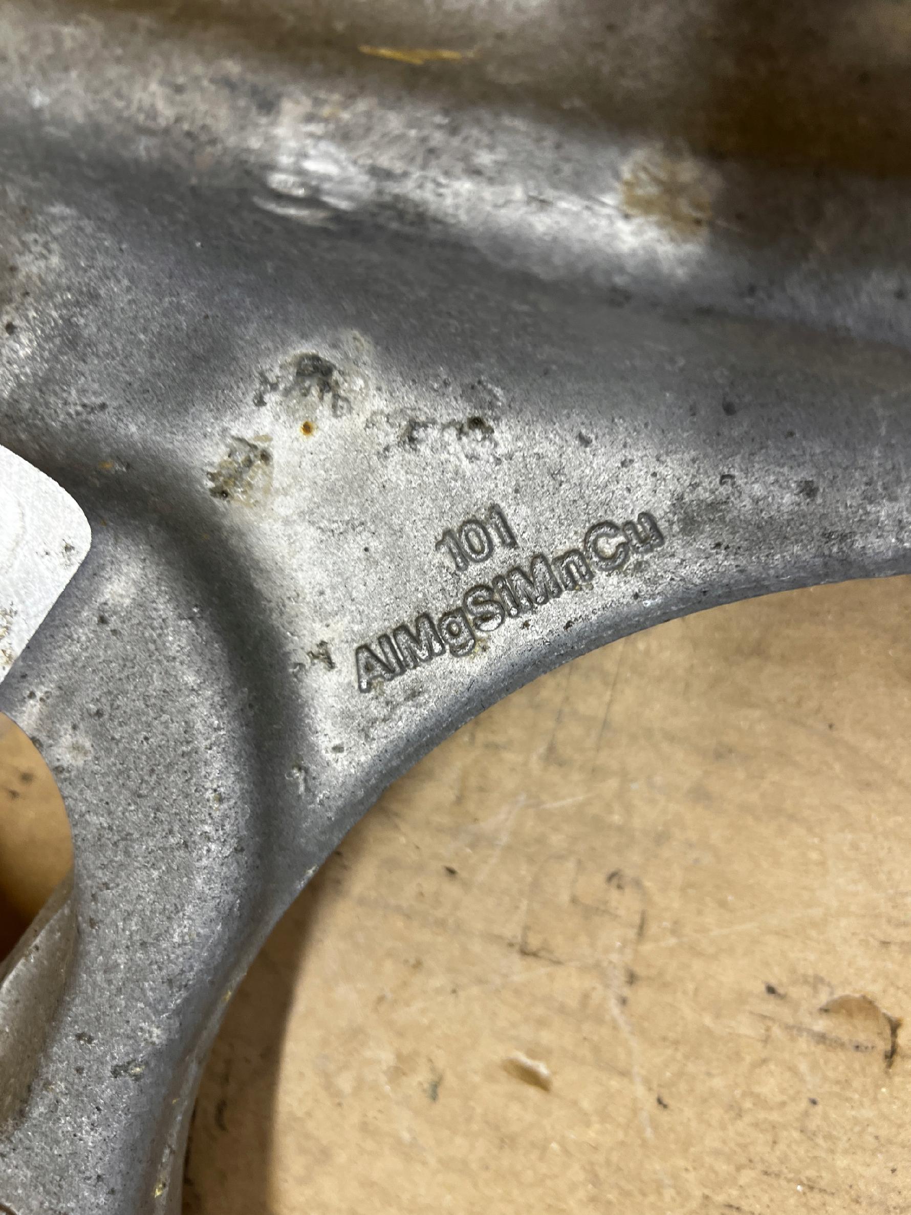 NOWY WAHACZ DOLNY PRZÓD PRAWY FORD BRONCO 21-