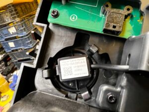 LAMPKA OŚWIETLENIE PODSUFITKI PRZÓD SZYBERDACH RANGE ROVER EVOQUE L538