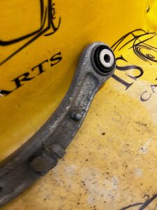 WAHACZ TYŁ PORSCHE CAYENNE 7P5 LIFT 4.2D